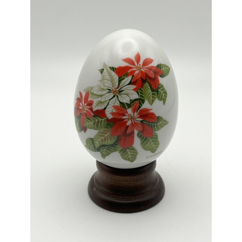 Vintage 1987 Handcrafted Avon Winter's Treasure Porcelain Egg With Stand And Box - Picture 3 of 6